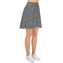 Load image into Gallery viewer, Grey Hen Print Skater Skirt
